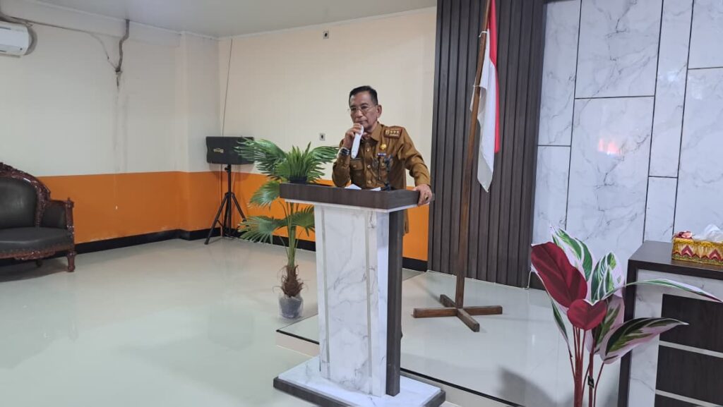Pembinaan dan Pengawasan Terkait Pengelolaan Informasi Administrasi Kependudukan  Dinas Kependudukan dan Pencatatan Sipil Provinsi Sulawesi Barat