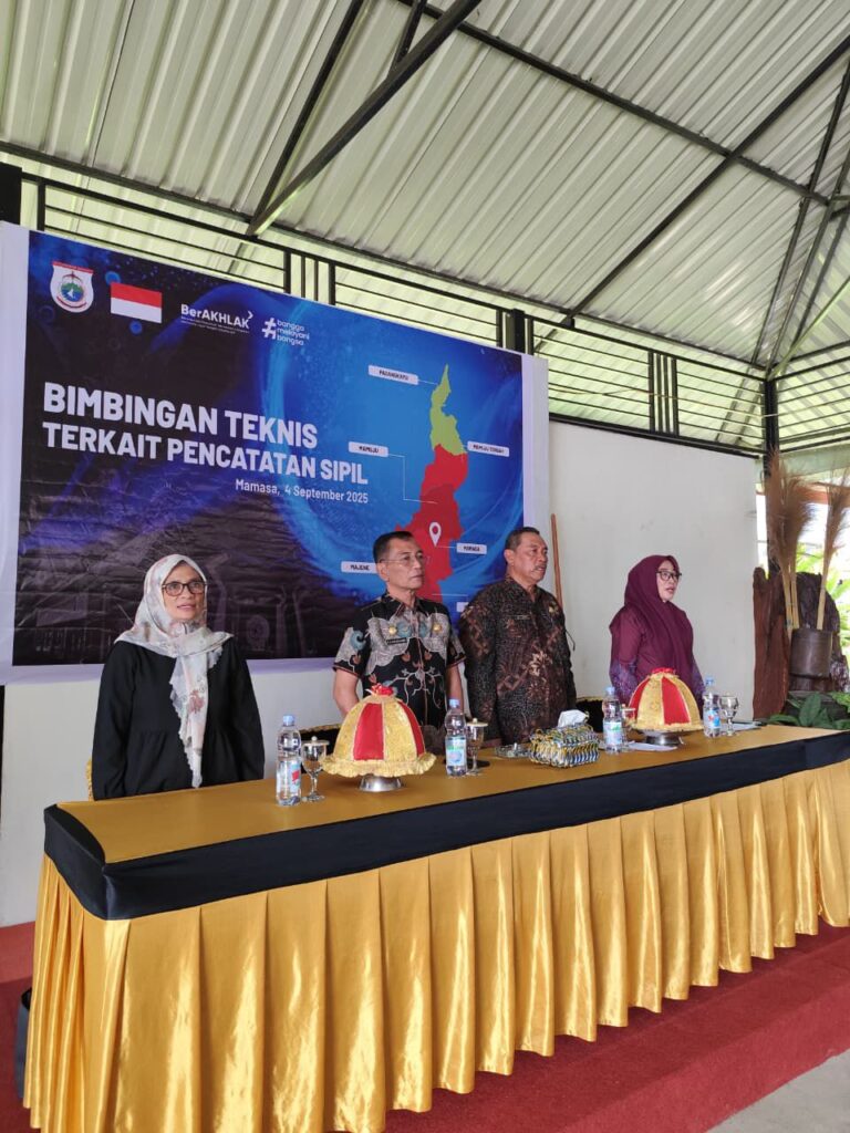 Tingkatkan Pemahaman dan Koordinasi Layanan Adminduk, Disdukcapil Sulbar Gelar Bimtek Pencatatan Sipil di Mamasa